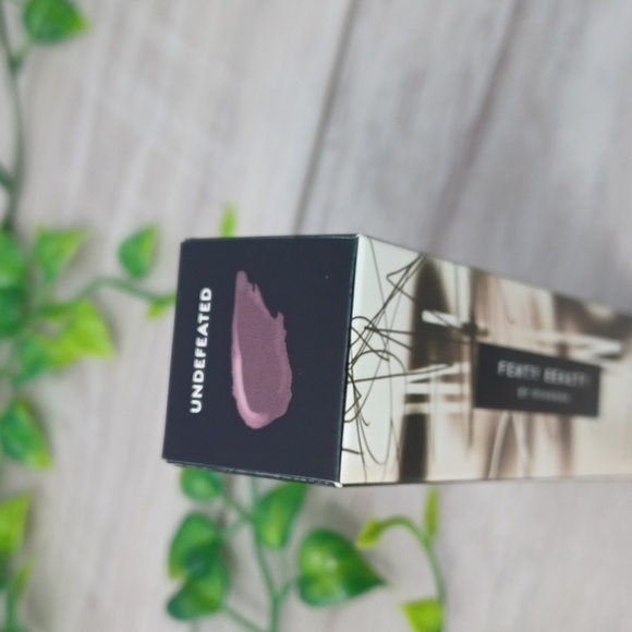 Fenty Stunna Lip Paint Longwear Fluid Lip Color~ Undefeated - Picture 7 of 9